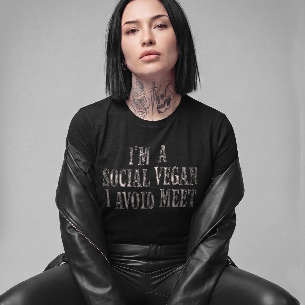 I'M A SOCIAL VEGAN TEE White S - Embrace The Chaos mental health humor apparel